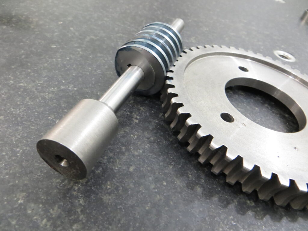 applications and examples of worm gears in industry