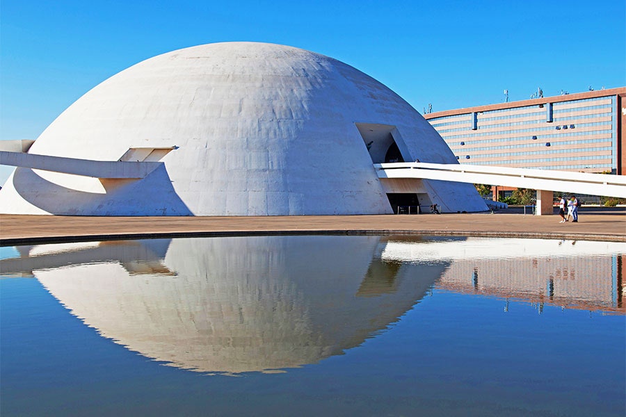 buildings that are examples of reinforced concrete architecture
