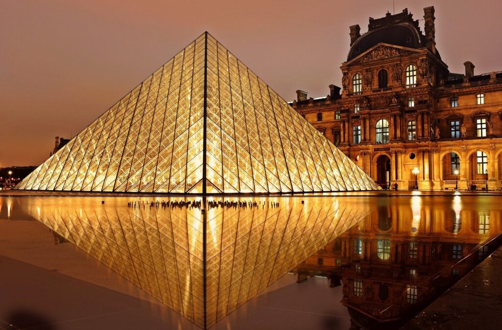 examples of modern pyramids in architecture