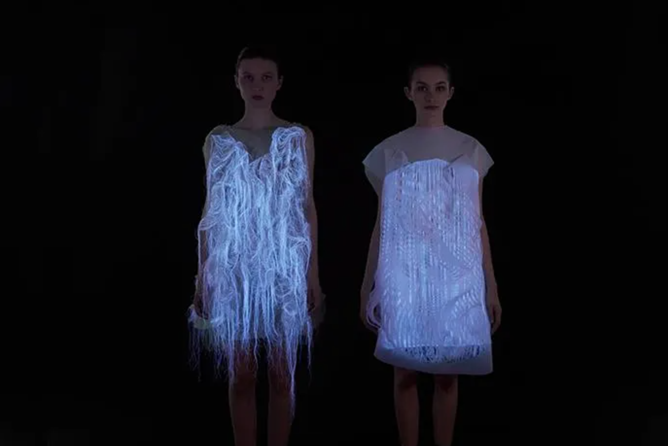 examples of smart clothing technology transforming fashion