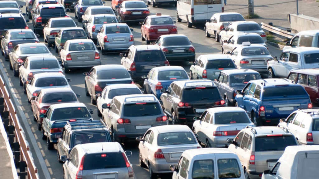 traffic jams and collisions are examples of daily commute risks